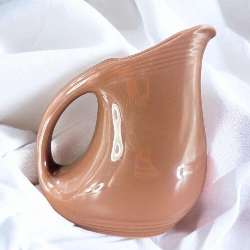 Oneida Culinaria Dark Chocolate Pitcher‎ Carafe Made In Indonesia With Lines
